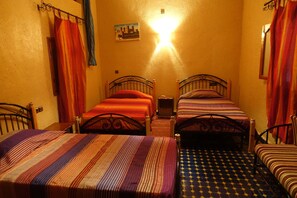 Chambre triple, 2 chambres | Vue de la chambre