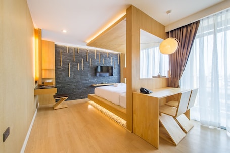 Minibar, in-room safe, desk, free cribs/infant beds