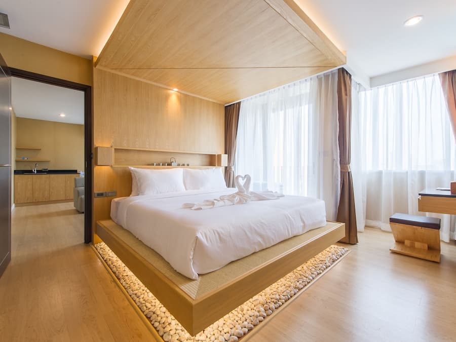 Suite, Balcony | Minibar, in-room safe, desk, free cribs/infant beds