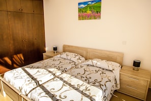 1 bedroom, premium bedding, in-room safe, iron/ironing board