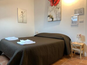 Bureau, lits bébé (en supplément), Wi-Fi gratuit