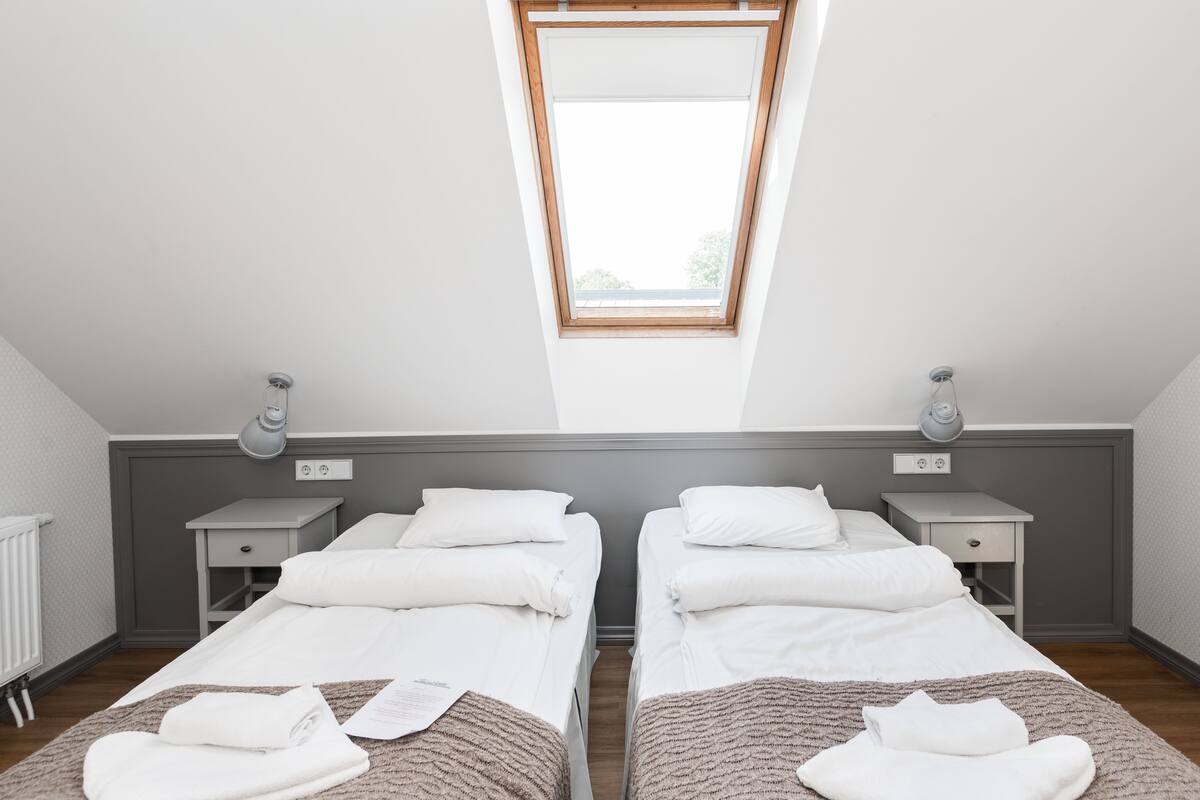 Bügeleisen/Bügelbrett, kostenloses WLAN, Bettwäsche