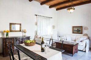 House, 2 Bedrooms | Bathroom | Shower, free toiletries, hair dryer, towels - Petra & Elia (Chania)