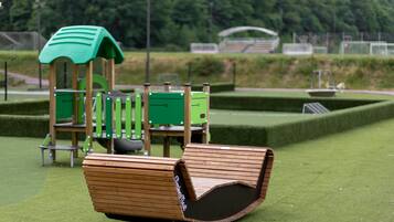Children’s play area – outdoor