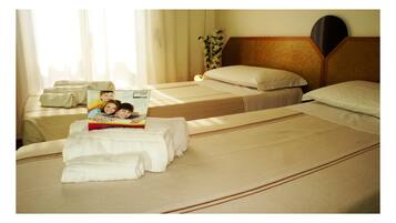 1 bedroom, minibar, desk, free WiFi