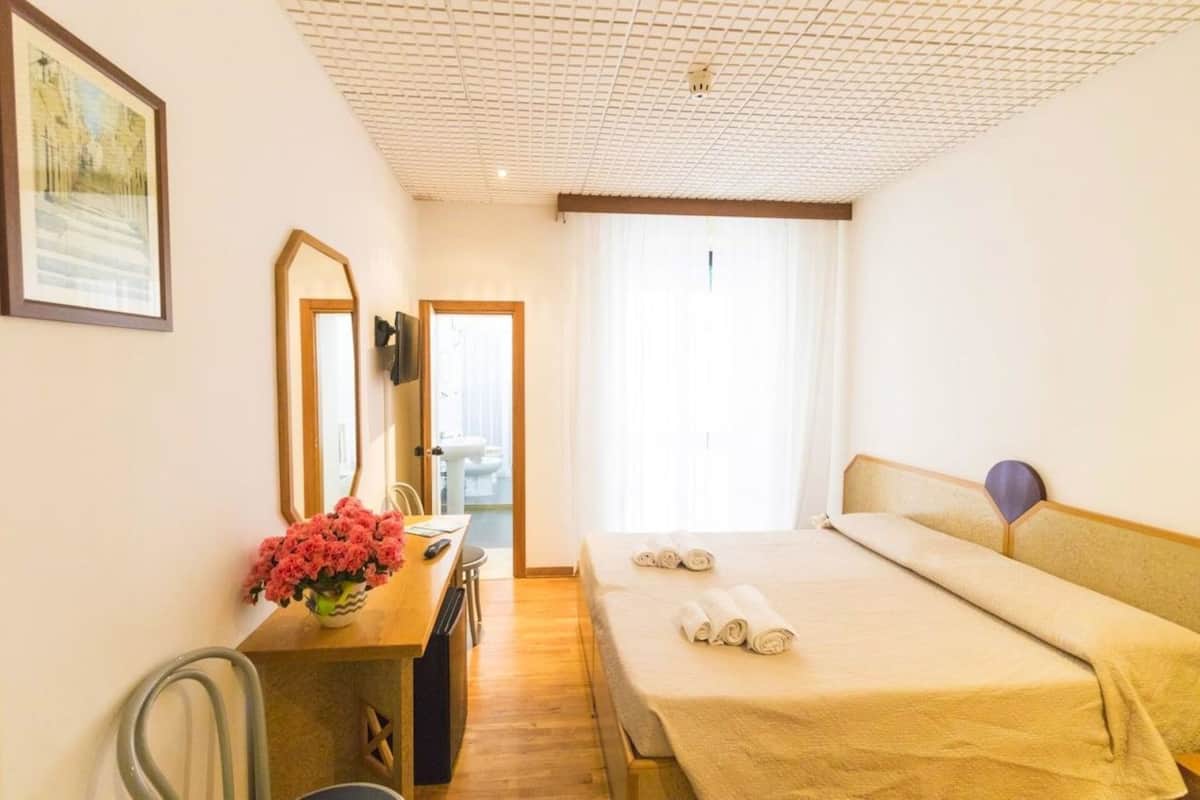 Minibar, desk, free WiFi, bed sheets