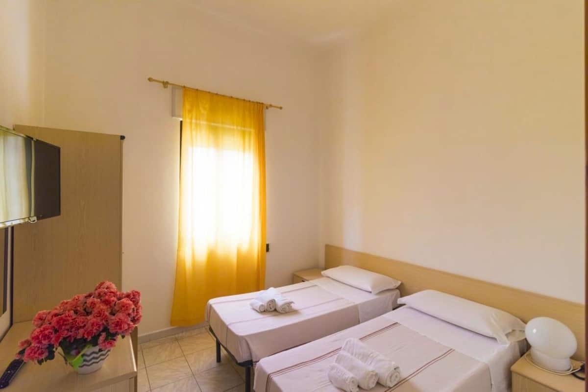 Minibar, desk, free WiFi, bed sheets