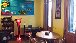 LED-tv, en tv-spelskonsol och nya filmer