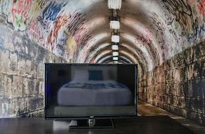 Comfy Urban Studio with One Queen Bed | Desk, laptop workspace, iron/ironing board, free WiFi - Krym - Studios in Wynwood (Miami)