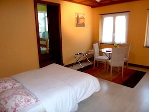 Standard Double Room, Private Bathroom | Desk, free cribs/infant beds, rollaway beds, free WiFi - Hôtel Restaurant Collin (Ferrette)