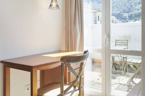 Habitación cuádruple | Decoración individual, mobiliario individual, escritorio