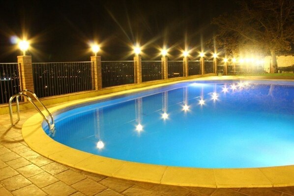 Seasonal outdoor pool