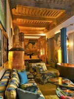 套房 (Zan) | 高档床上用品、Select Comfort 床、客房内保险箱、特色装修