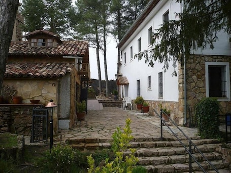 Front of property. Hotel Castillo de Uña