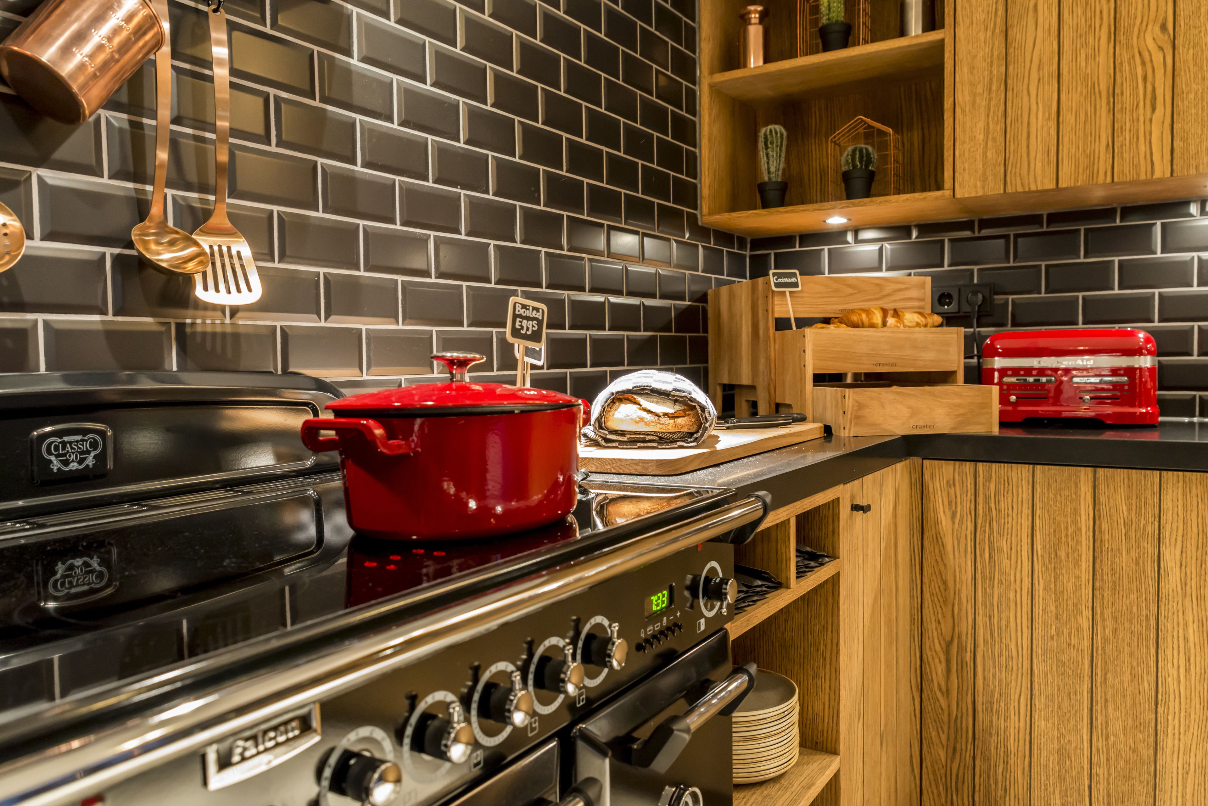 daily english breakfast (eur 15 per person)