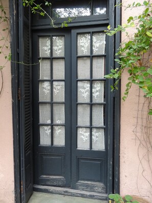 標準雙人或雙床房 | 搖籃/嬰兒床、折疊床/加床、免費無線上網、床單