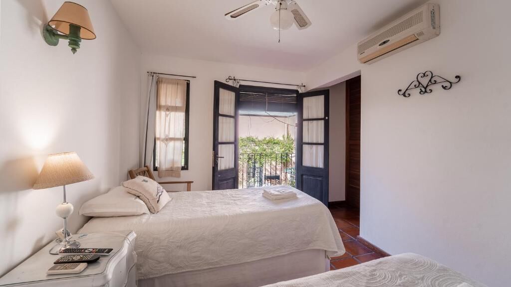 Tempat tidur bayi (biaya tambahan) dan tempat tidur lipat/tambahan