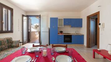 Appartamento Standard, 1 camera da letto (Bilo 1) | Cucina privata | Frigorifero con congelatore, forno, piano cottura, bollitore elettrico