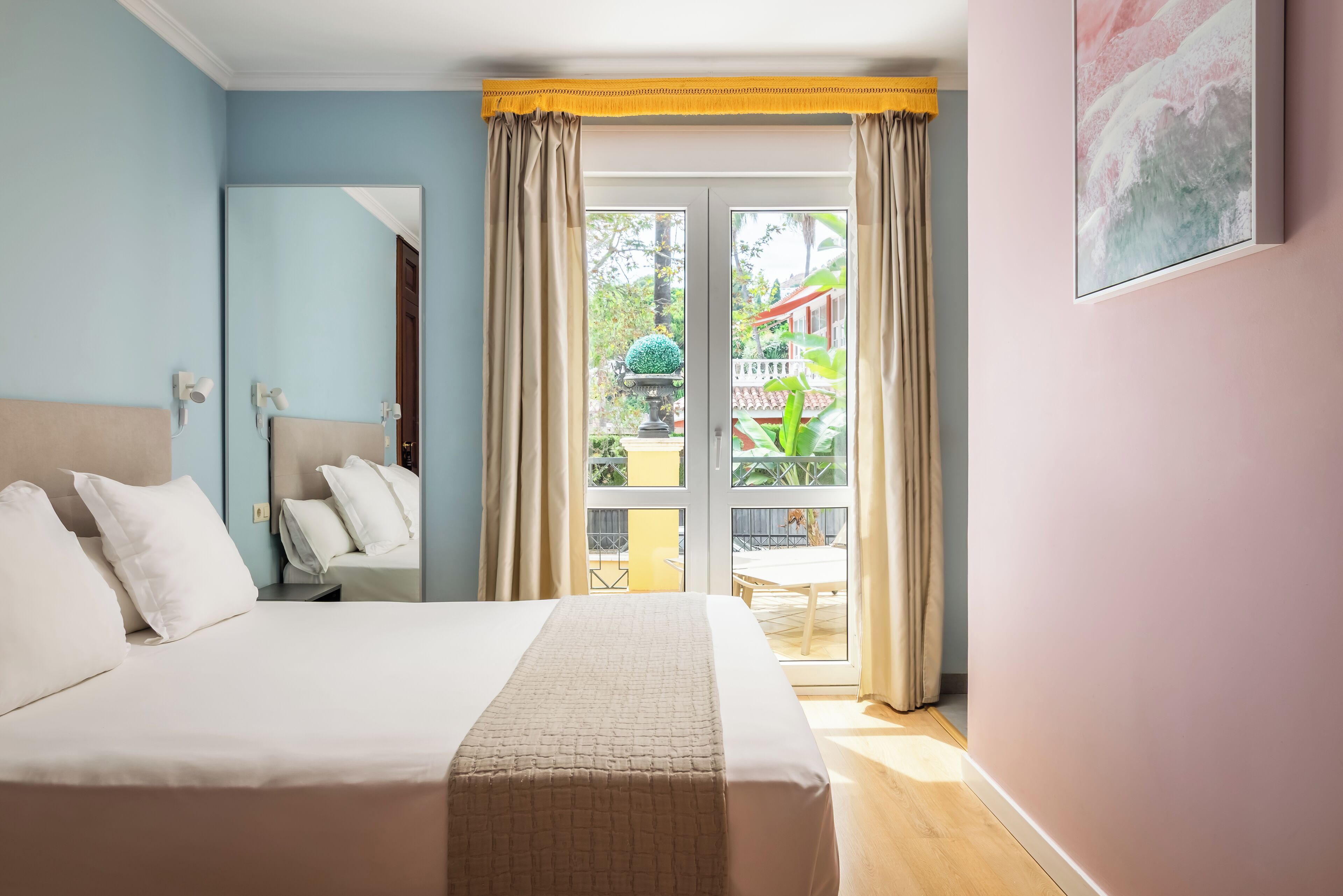 Caja de seguridad en la habitación, cortinas blackout y cunas gratuitas 