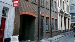 Unclassified image, 4 of 20, button - Rojen Apartments Liverpool Street (London)