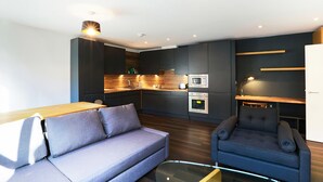 Unclassified image, 2 of 20, button - Rojen Apartments Liverpool Street (London)