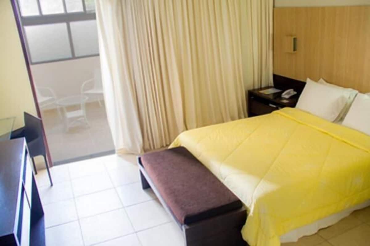 Minibar, in-room safe, desk, free WiFi