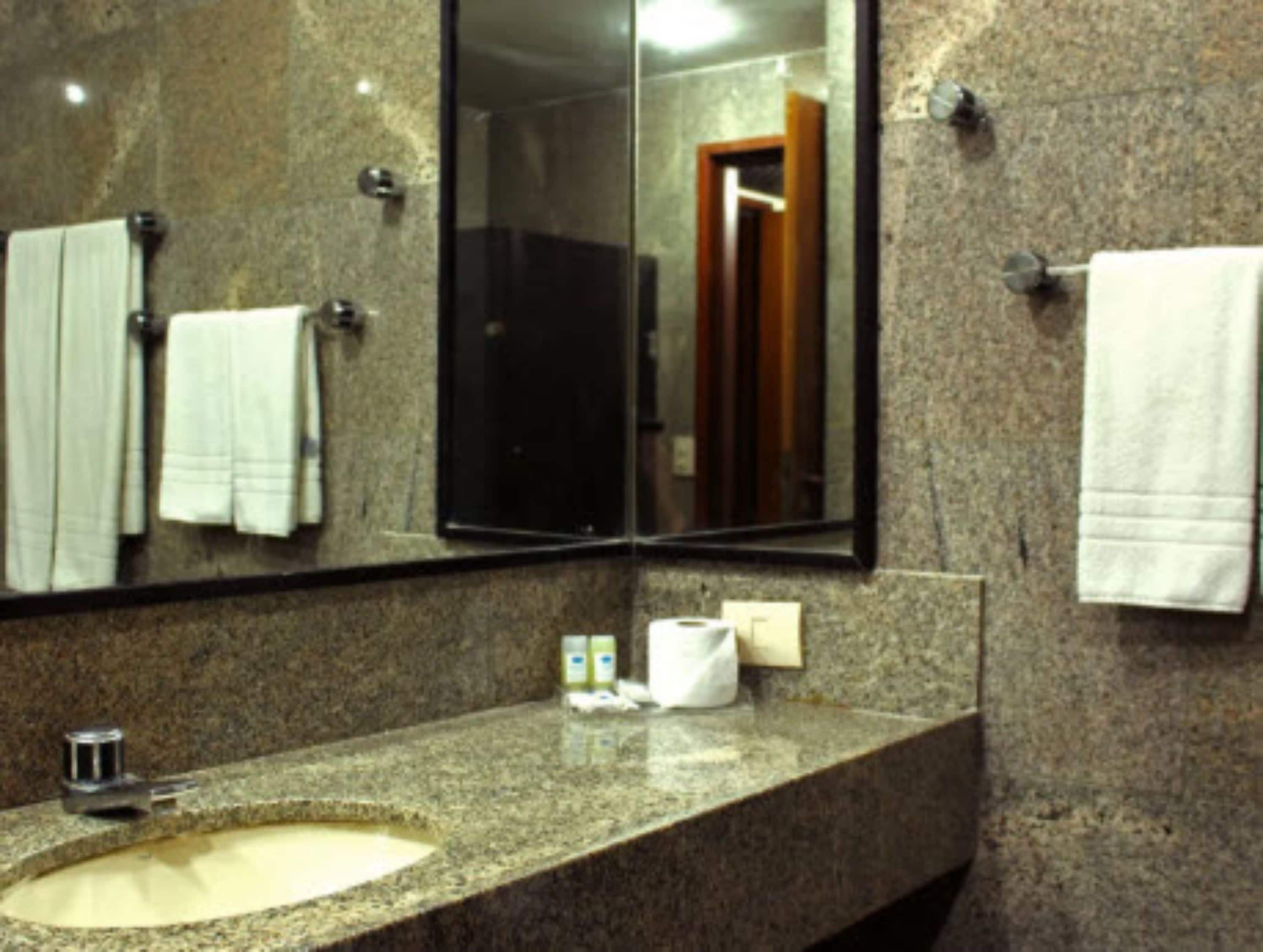 shower, free toiletries, towels