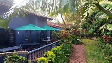 Fachada de la propiedad