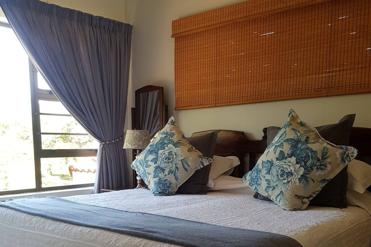 Luxury Quadruple Room, Multiple Beds (Room F) | In-room safe, individually decorated, individually furnished, bed sheets
