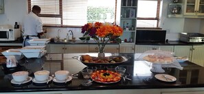 Free buffet breakfast - Atlantic Guest House (Knysna)