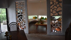 Design Cabin, Mixed Dorm, Patio, Garden Area | Living room