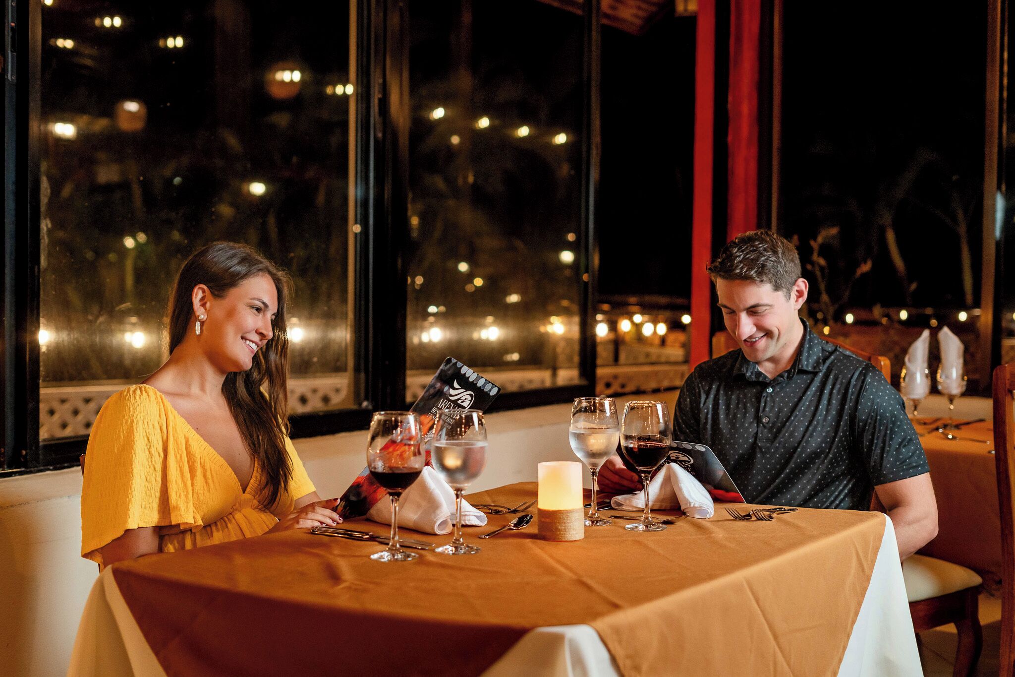 breakfast, lunch and dinner served