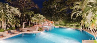 パパゴヤ ゴールデン パームス ビーチフロント ホテル