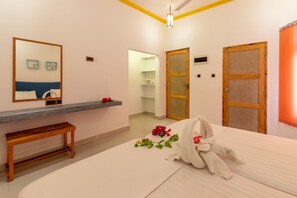 Super Deluxe Room | 1 bedroom, in-room safe, individually decorated, desk - Dream Inn Sun Beach Hotel (Thulusdhoo Island)