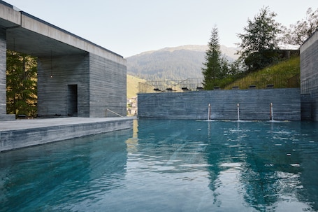 5 indoor pools, outdoor pool, sun loungers
