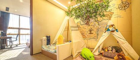 Down comforters, in-room safe, desk, laptop workspace