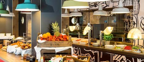 Café da manhã com buffet todos os dias mediante uma taxa