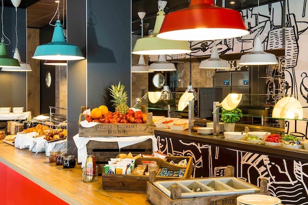 TĂ€gliches FrĂŒhstĂŒcksbuffet gegen GebĂŒhr