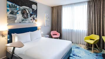 Room, 1 Queen Bed (The Queen) | Individually decorated, iron/ironing board, free WiFi, bed sheets