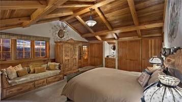 Deluxe House, 6 Bedrooms, Mountain View, Mountainside | 6 bedrooms, iron/ironing board, free WiFi, bed sheets