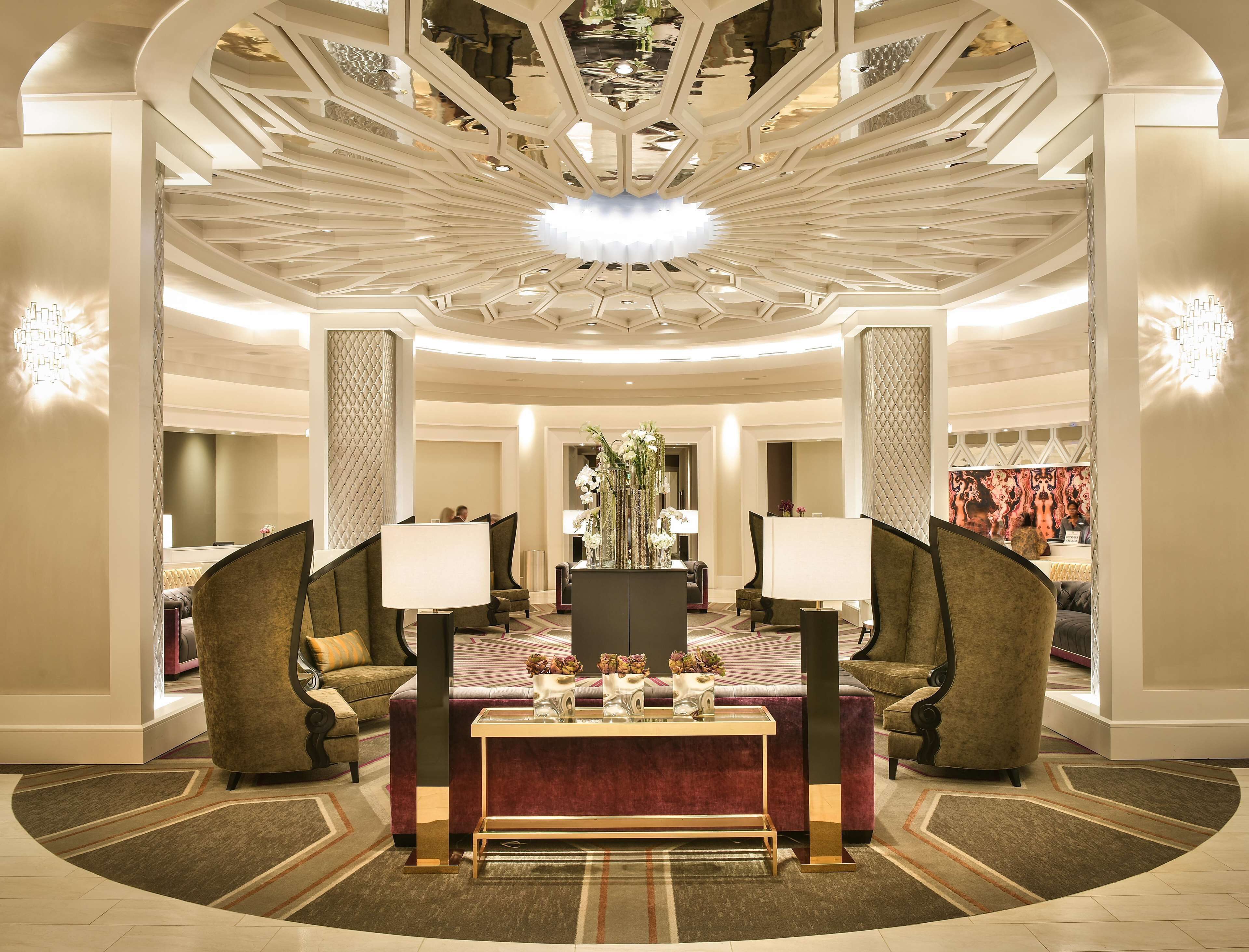 المنشأة من الداخل