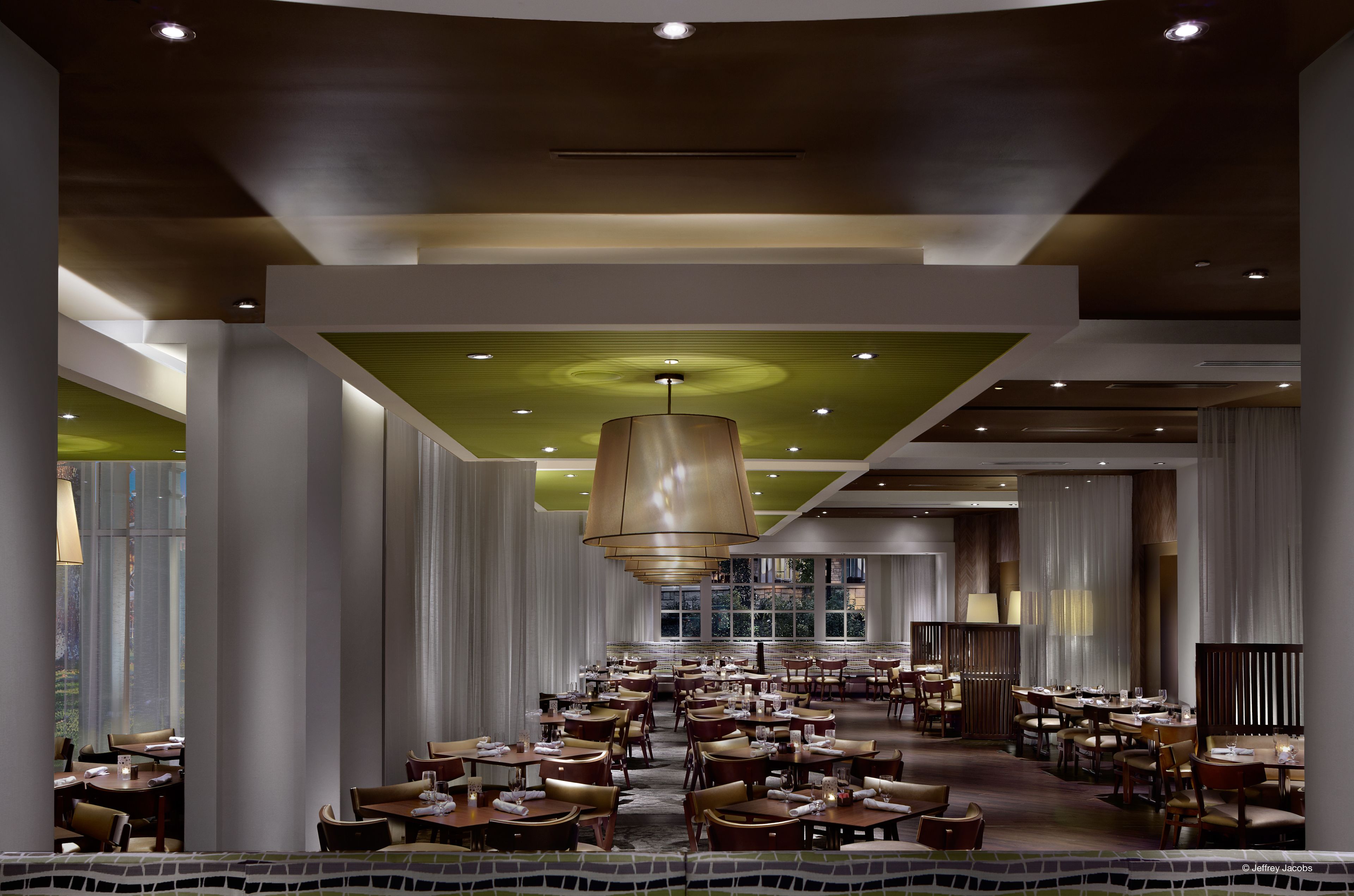 Här finns 3 restauranger som serverar frukost.