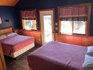 Deluxe Cabin, 1 Bedroom, Non Smoking, Mountain View | 1 bedroom, individually furnished, free wired internet
