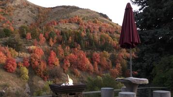 Deluxe Cabin, 1 Bedroom, Non Smoking, Mountain View | Terrace/patio