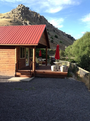 Cabaña Deluxe, 1 habitación, para no fumadores, vista a la montaña | Terraza o patio