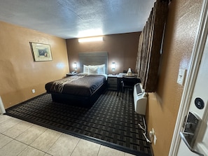 Blackout drapes, free WiFi, bed sheets