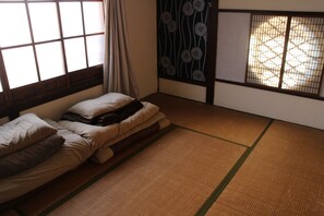 Standard-huone (Japanese, 2-3pax) | Silitysrauta/-lauta, ilmainen Wi-Fi