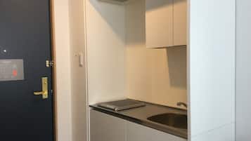 Superior Room, 1 Queen Bed, Non Smoking (with private kitchen) | Private kitchen | Fridge, microwave