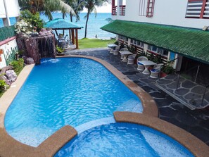 Outdoor pool, sun loungers