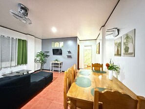 Comfort Condo, 1 Bedroom, Kitchen | Living area